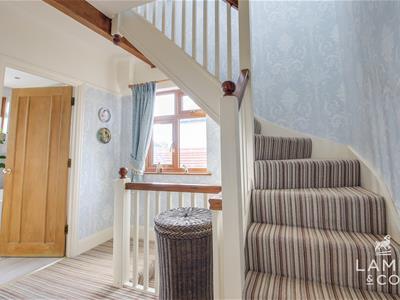 FIRST FLOOR LANDING